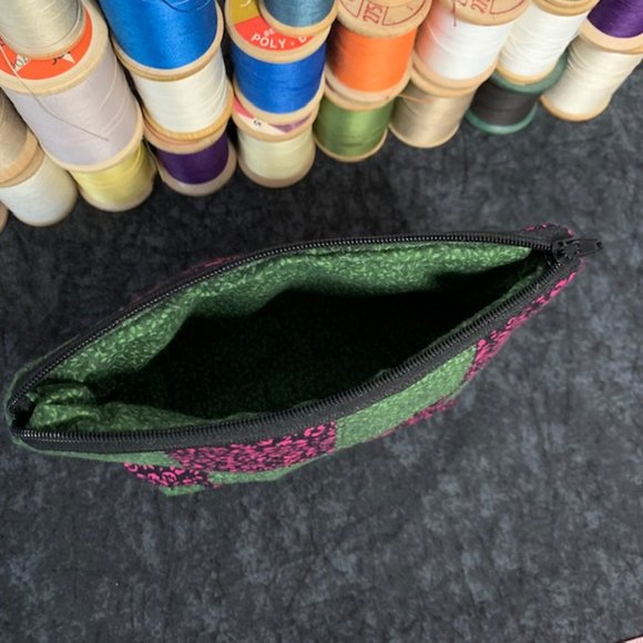 Handmade Quilted Cosmetic Bag - Picture 8 of 8